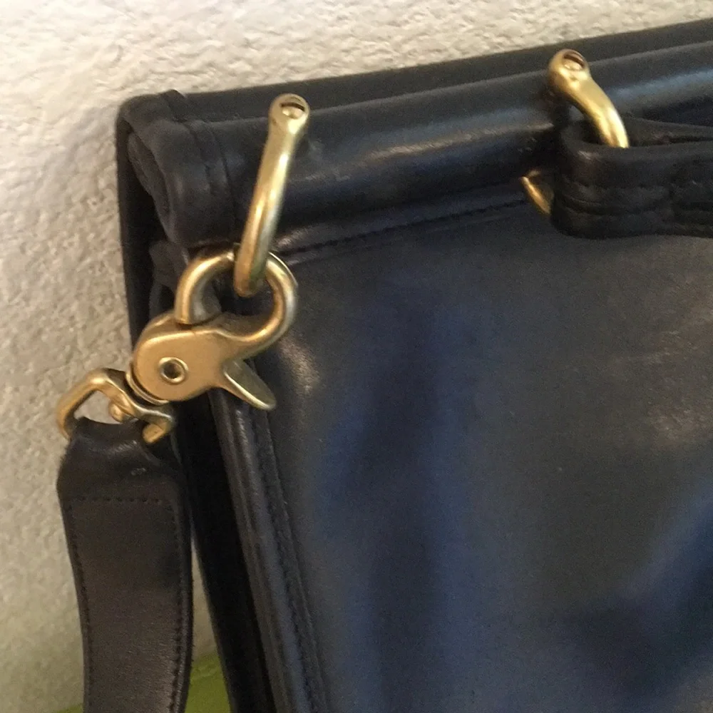 Vintage Coach Willis Purse - Picture 4 of 14